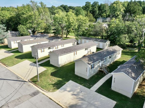 914-924 Renfrow & 204 W Trish Knight , West Plains, MO 65775