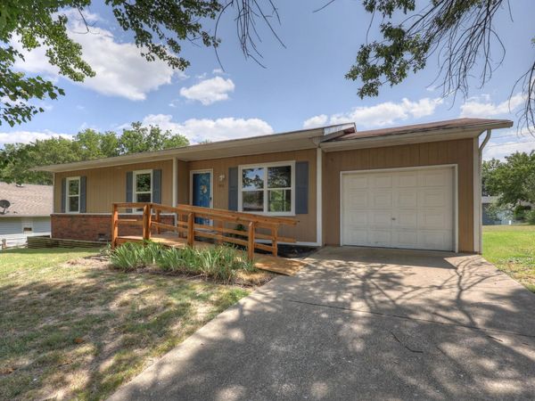 1308 Kimberly Lane , Carthage, MO 64836