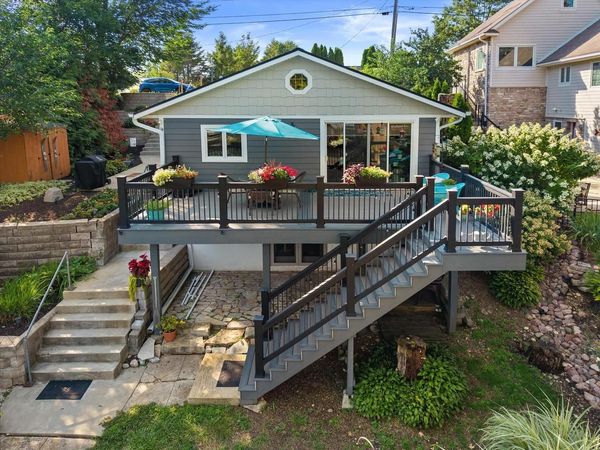 W352N5282 Lake DRIVE, Oconomowoc, WI 53066