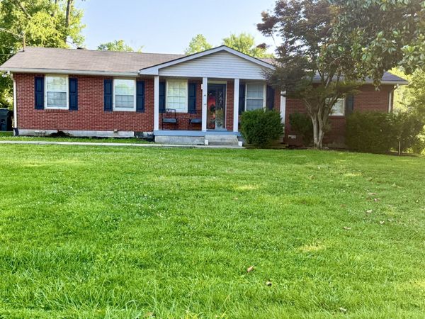 102 Shadydale Dr , Hendersonville, TN 37075