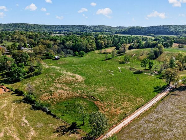 515 Jericho Rd , Quebeck, TN 38579