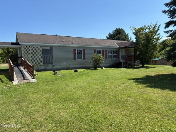11 Easy Street, Hoosick Falls, NY 12090