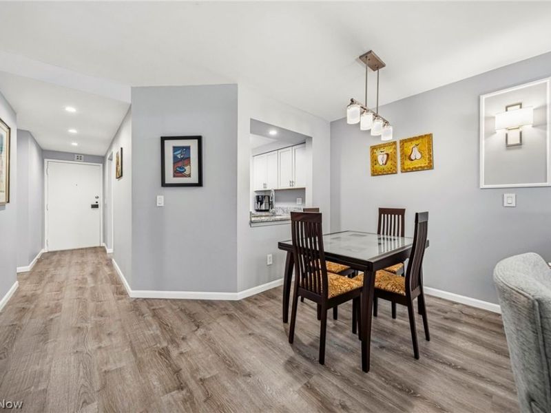 26101 Village Lane, Unit 202, Beachwood, OH 44122 Photo 12
