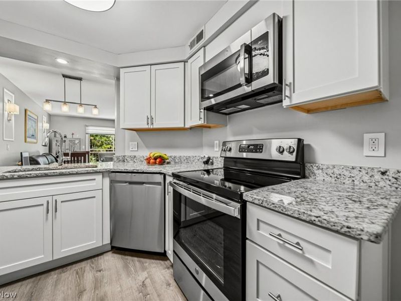 26101 Village Lane, Unit 202, Beachwood, OH 44122 Photo 2