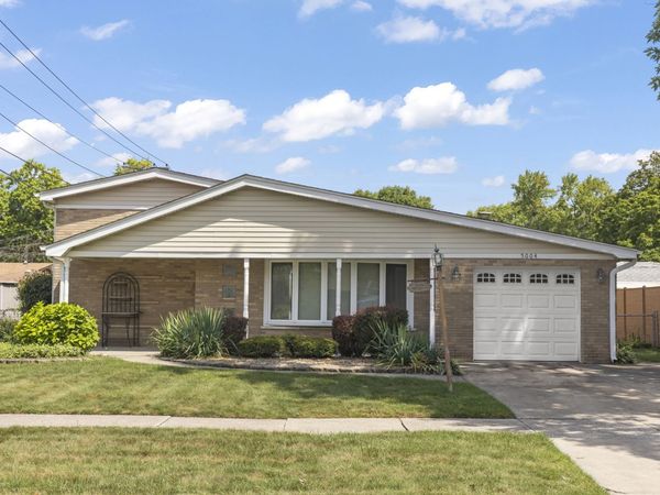 5004 W 107th Street , Oak Lawn, IL 60453