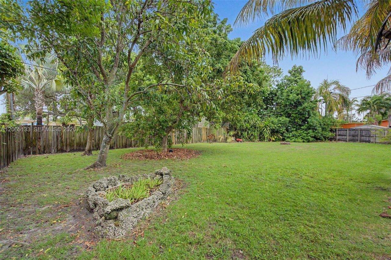 9770 Cutler Ridge Dr, Cutler Bay, FL 33157 Photo