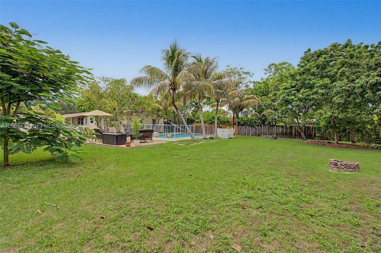 9770 Cutler Ridge Dr, Cutler Bay, FL 33157 Photo