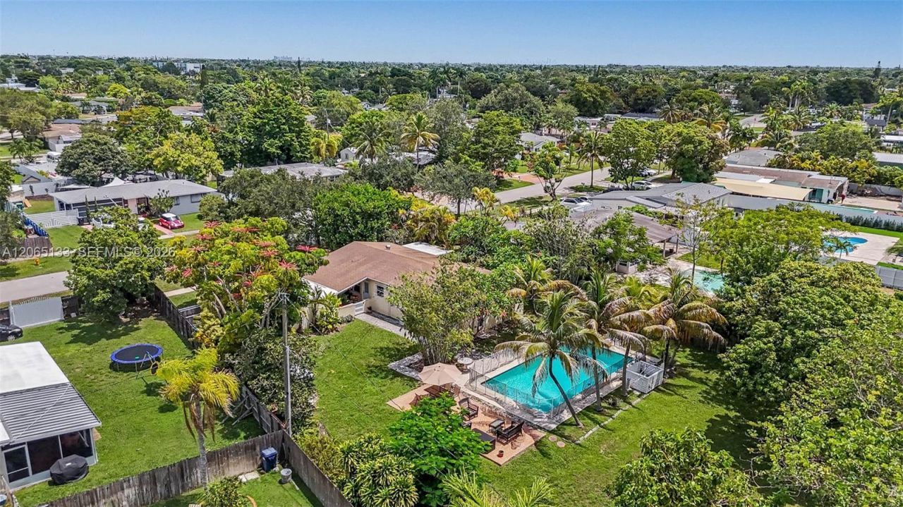 9770 Cutler Ridge Dr, Cutler Bay, FL 33157 Photo