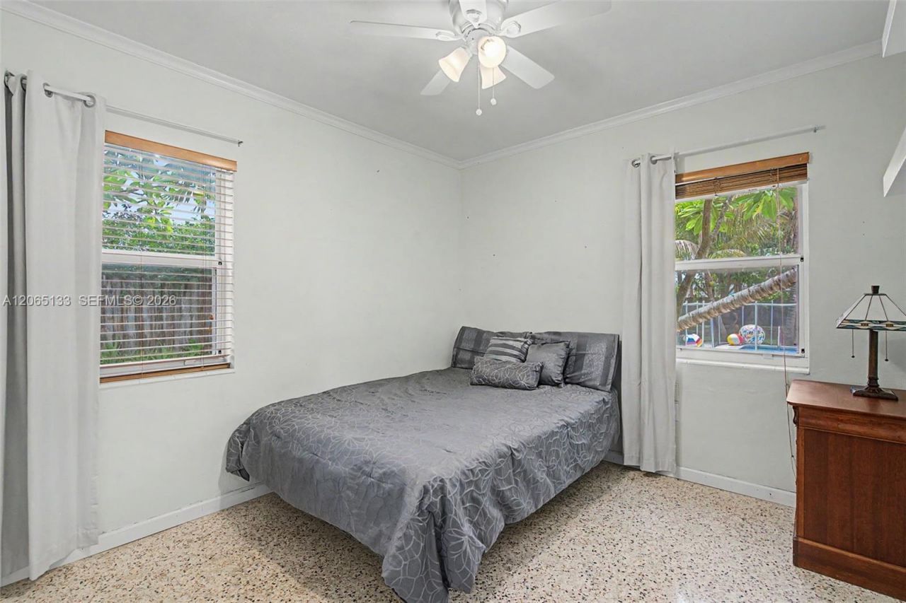 9770 Cutler Ridge Dr, Cutler Bay, FL 33157 Photo