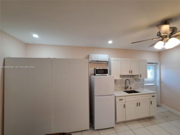 1111 NW 79th Way , Pembroke Pines, FL 33024