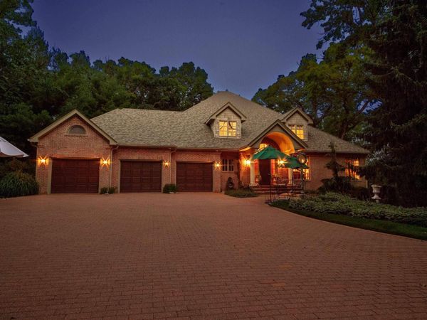 10131 Rellswood Drive, Belvidere, IL 61008