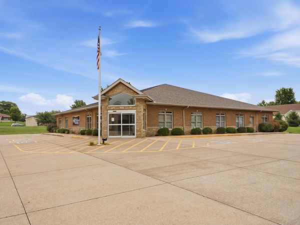 2008 CEDAR PLAZA, Muscatine, IA 52761
