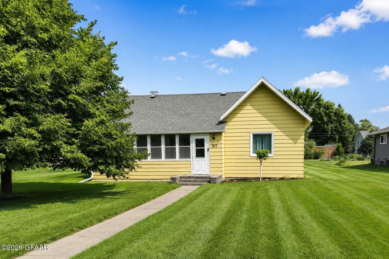 317 2nd Street, Thompson, ND 58278 Main Photo