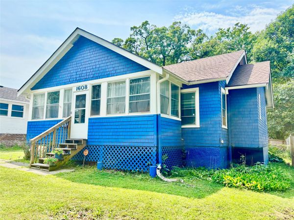 1608 32nd Street, Des Moines, IA 50311