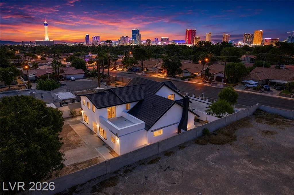 3200 W Oakey Boulevard, Las Vegas, NV 89102 Main Photo