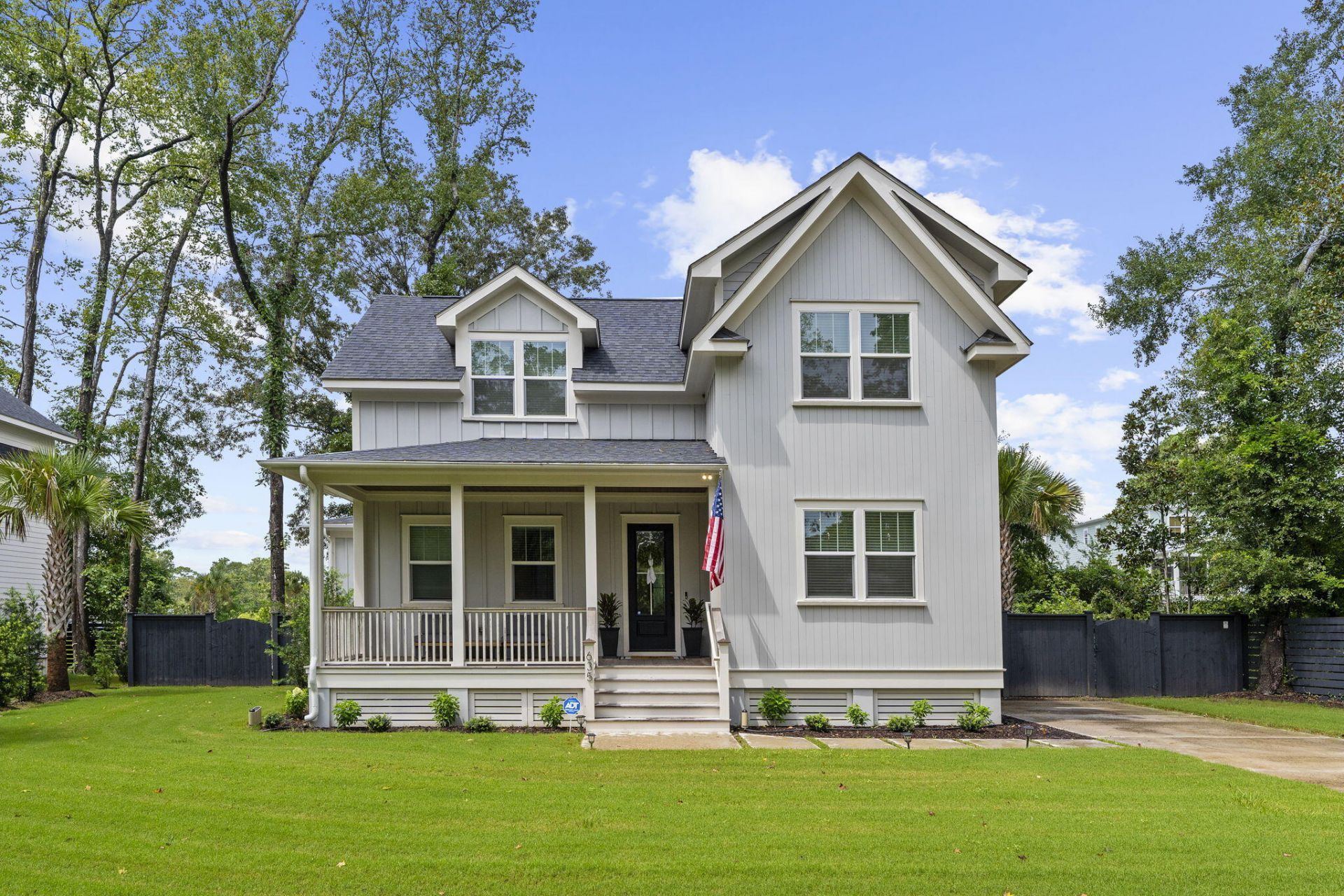 635 Flint Street Photo 1