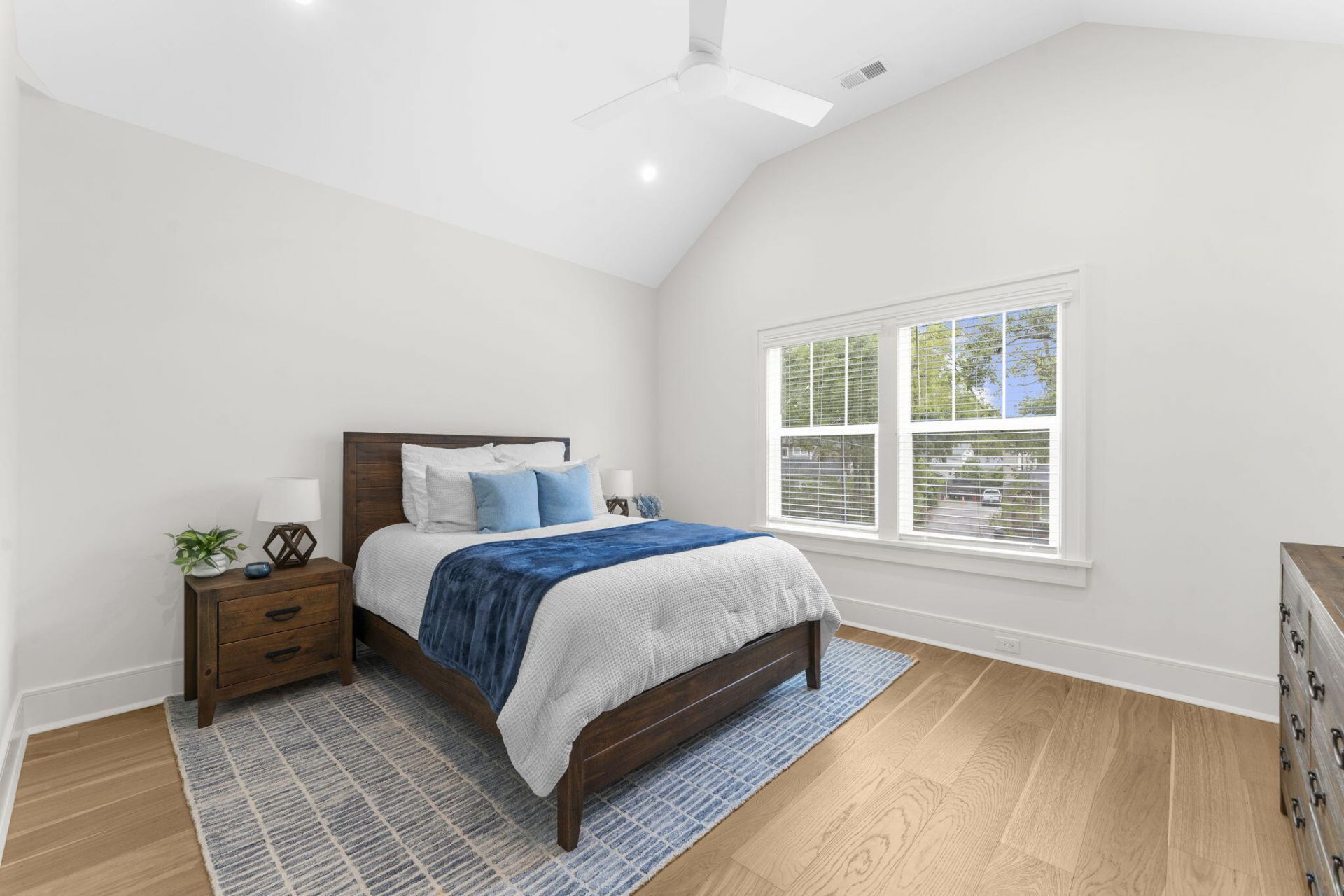 635 Flint Street Photo 32