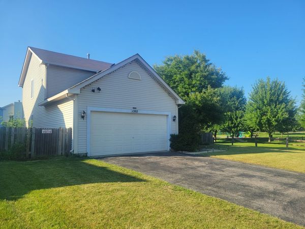 1202 E GREYSTONE Drive , Round Lake Beach, IL 60073