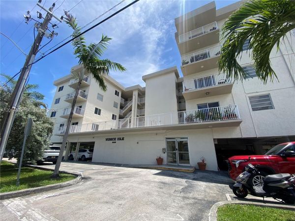 3536 NE 168th St, Unit 301, North Miami Beach, FL 33160