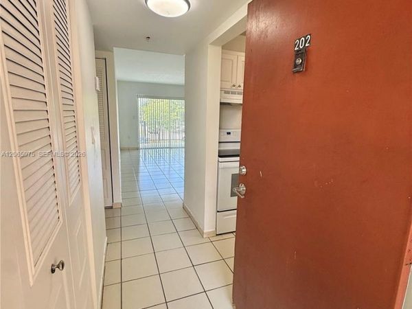 5201 NW 7th St , Unit 202, Miami, FL 33126