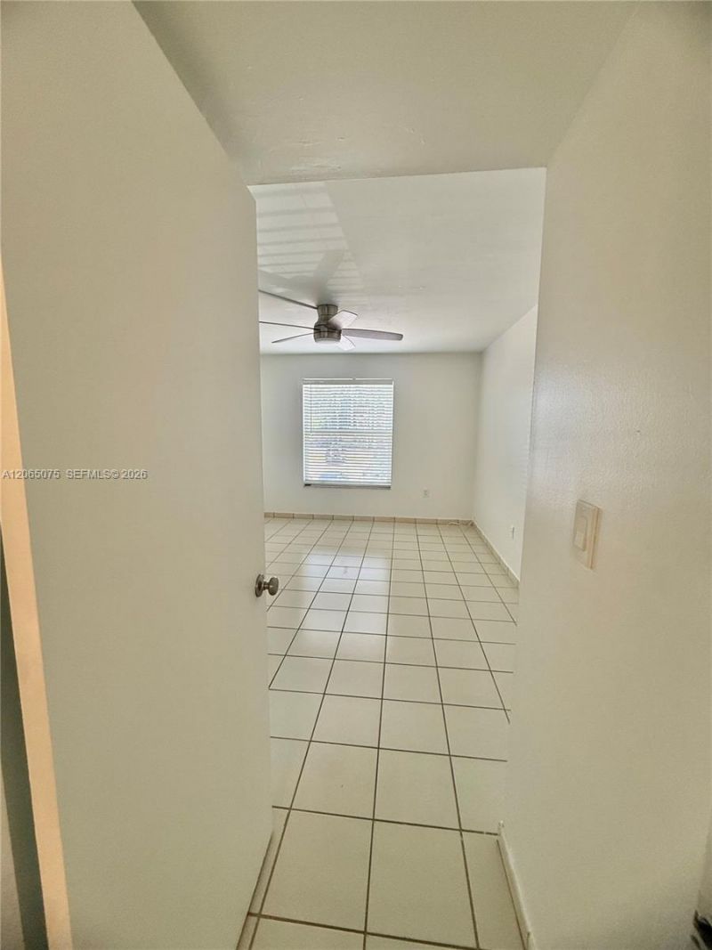 5201 NW 7th St , Unit 202, Miami, FL 33126 Photo