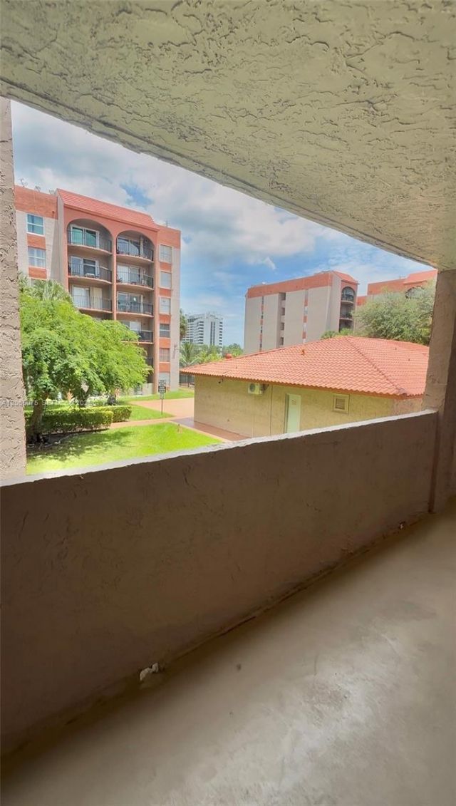 5201 NW 7th St , Unit 202, Miami, FL 33126 Photo