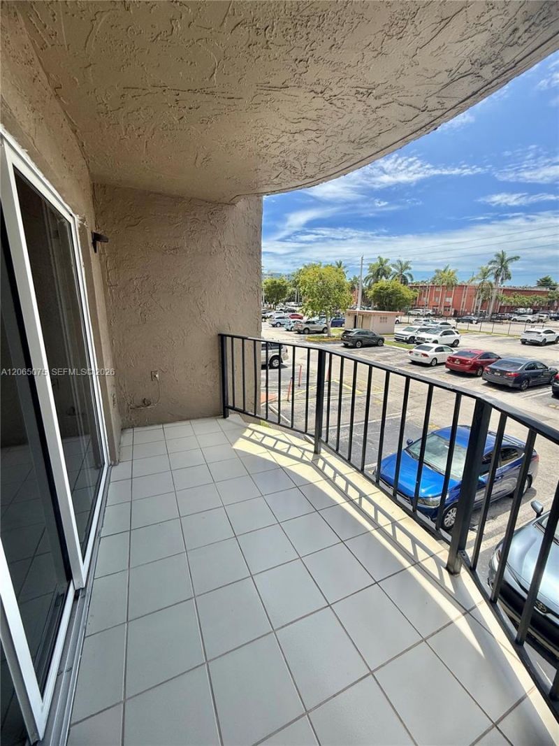 5201 NW 7th St , Unit 202, Miami, FL 33126 Photo