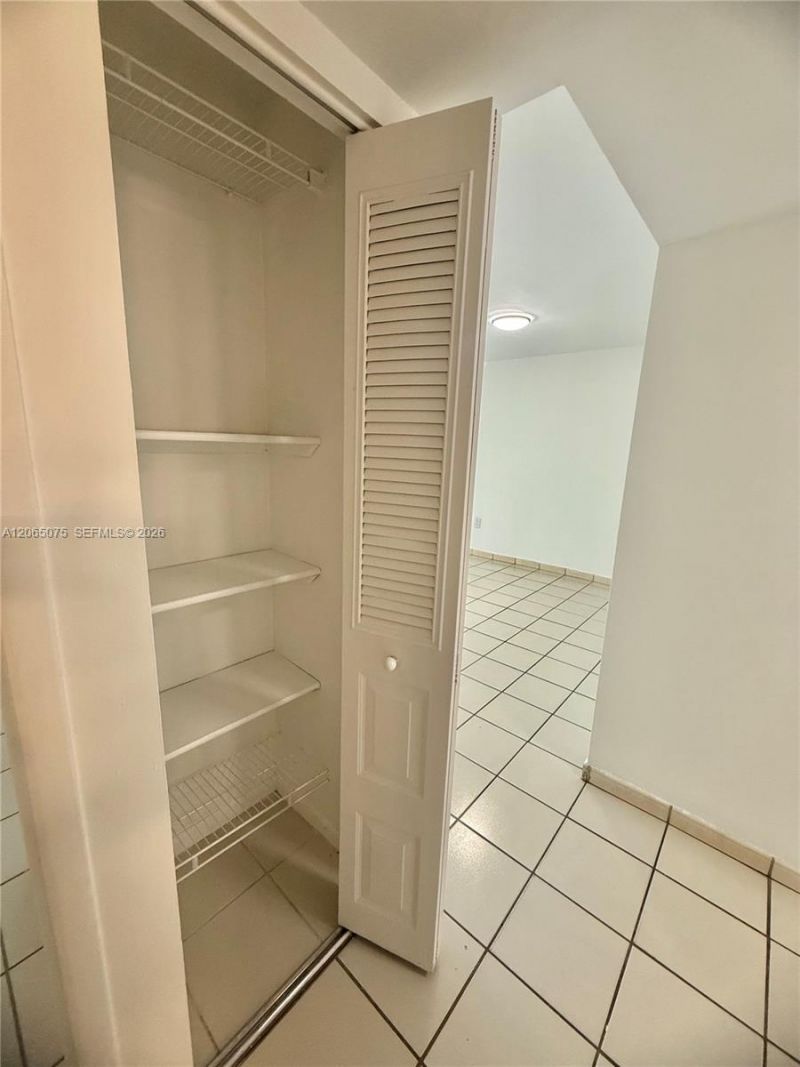 5201 NW 7th St , Unit 202, Miami, FL 33126 Photo