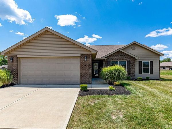 136 Pebble Creek Drive, Eaton, OH 45320