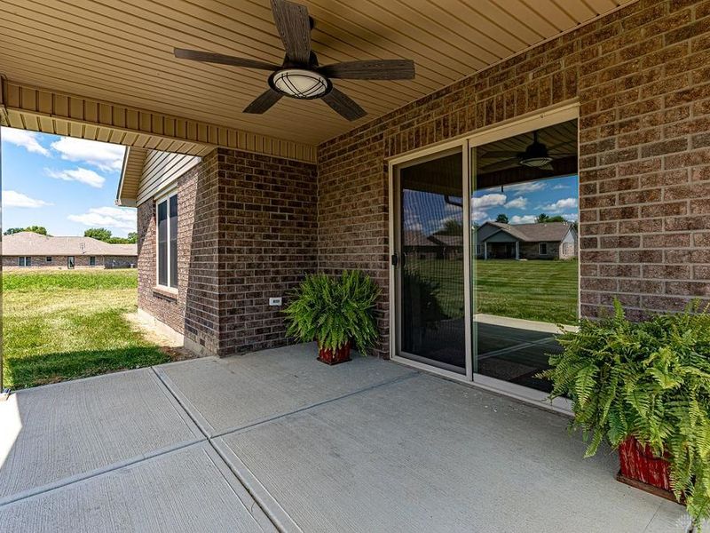 136 Pebble Creek Drive, Eaton, OH 45320 Photo 4