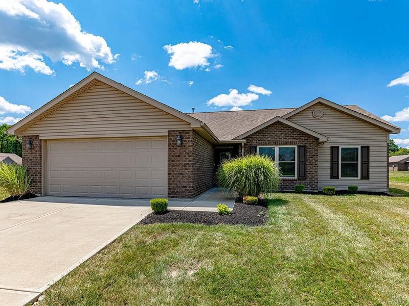 136 Pebble Creek Drive, Eaton, OH 45320 Photo 5