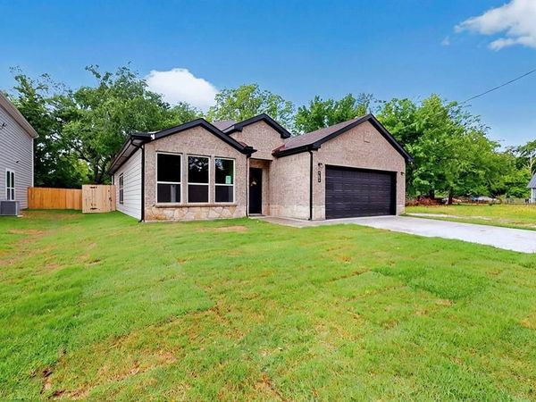 415 Martin Luther King Jr Street , Sulphur Springs, TX 75482
