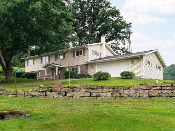 4251 Paar STREET, La Crescent, MN 55947
