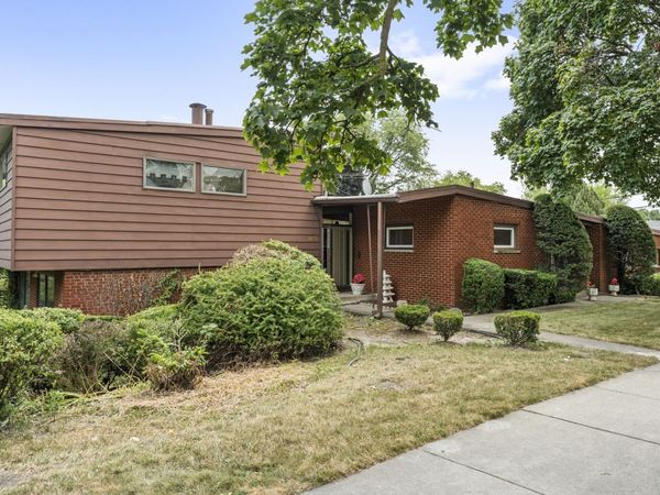 Skokie, IL 60076