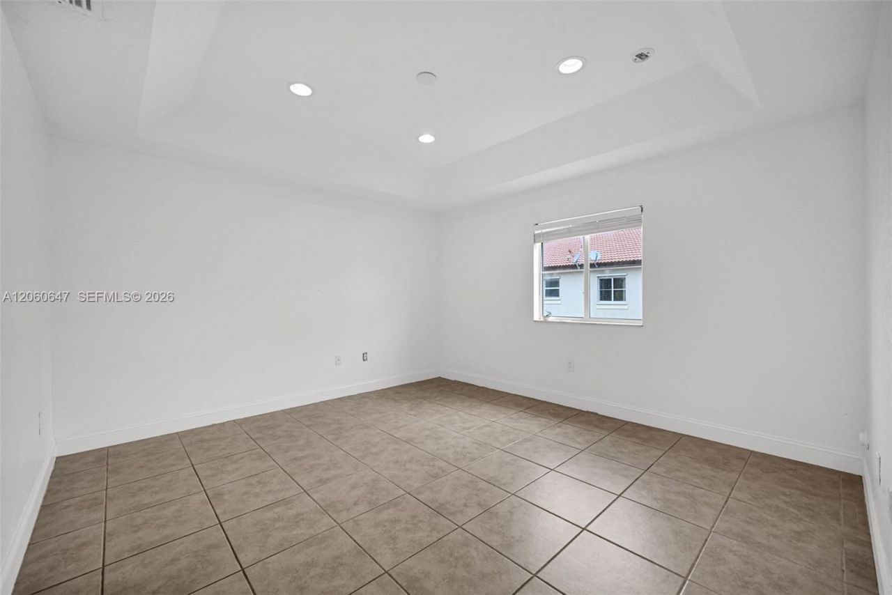 8885 SW 221st Ter, Cutler Bay, FL 33190 Photo