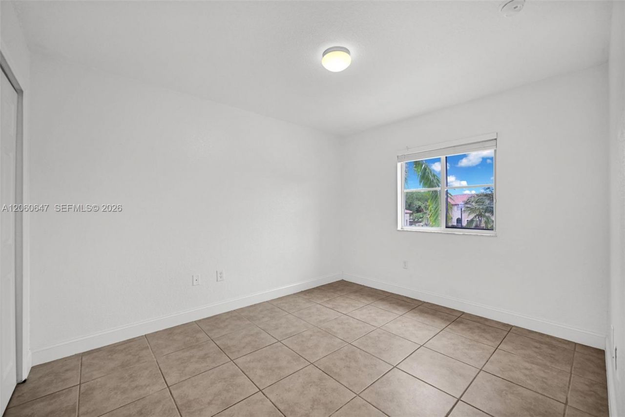 8885 SW 221st Ter, Cutler Bay, FL 33190 Photo