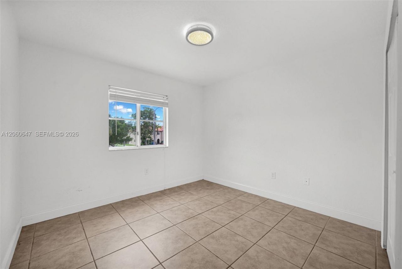 8885 SW 221st Ter, Cutler Bay, FL 33190 Photo
