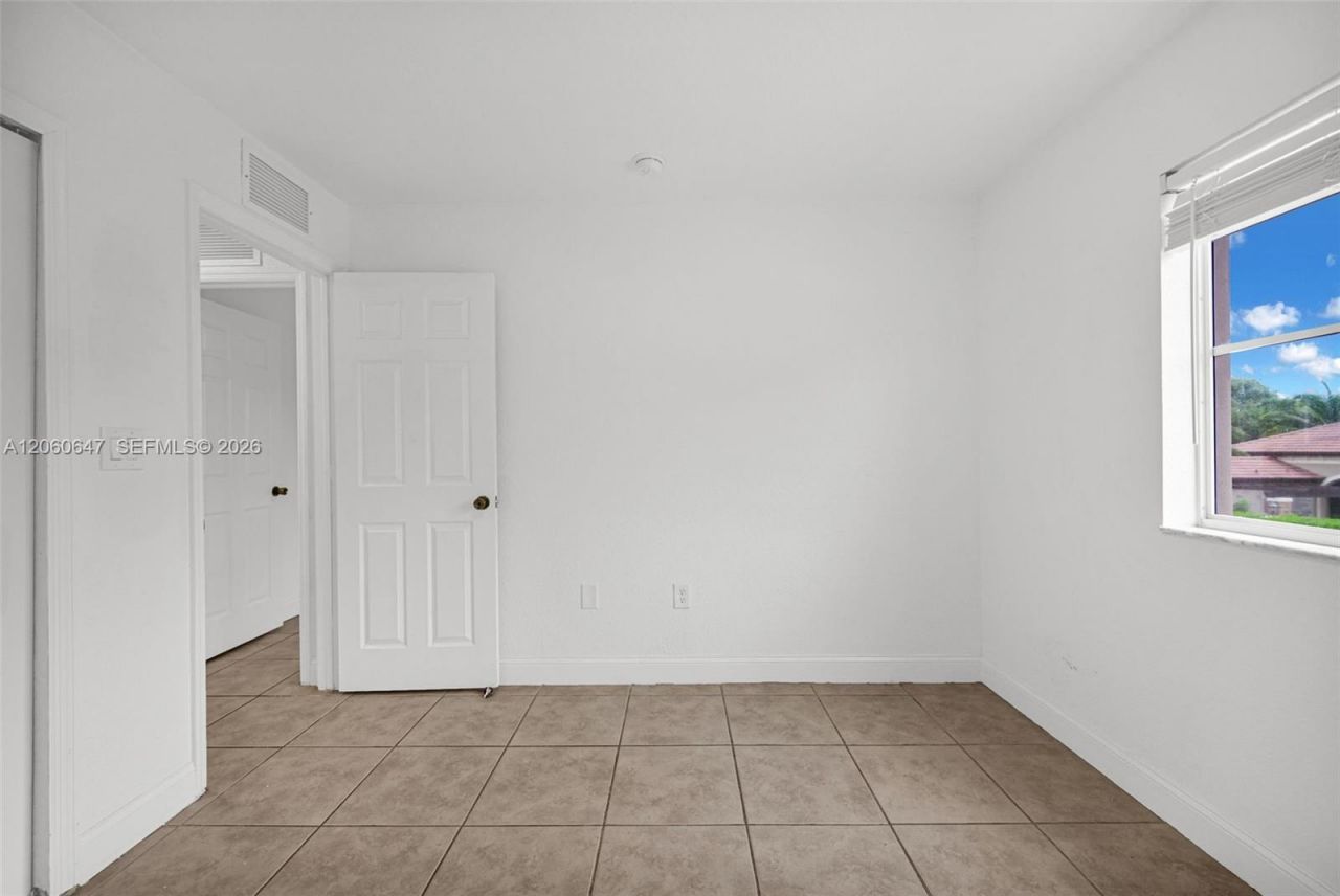 8885 SW 221st Ter, Cutler Bay, FL 33190 Photo