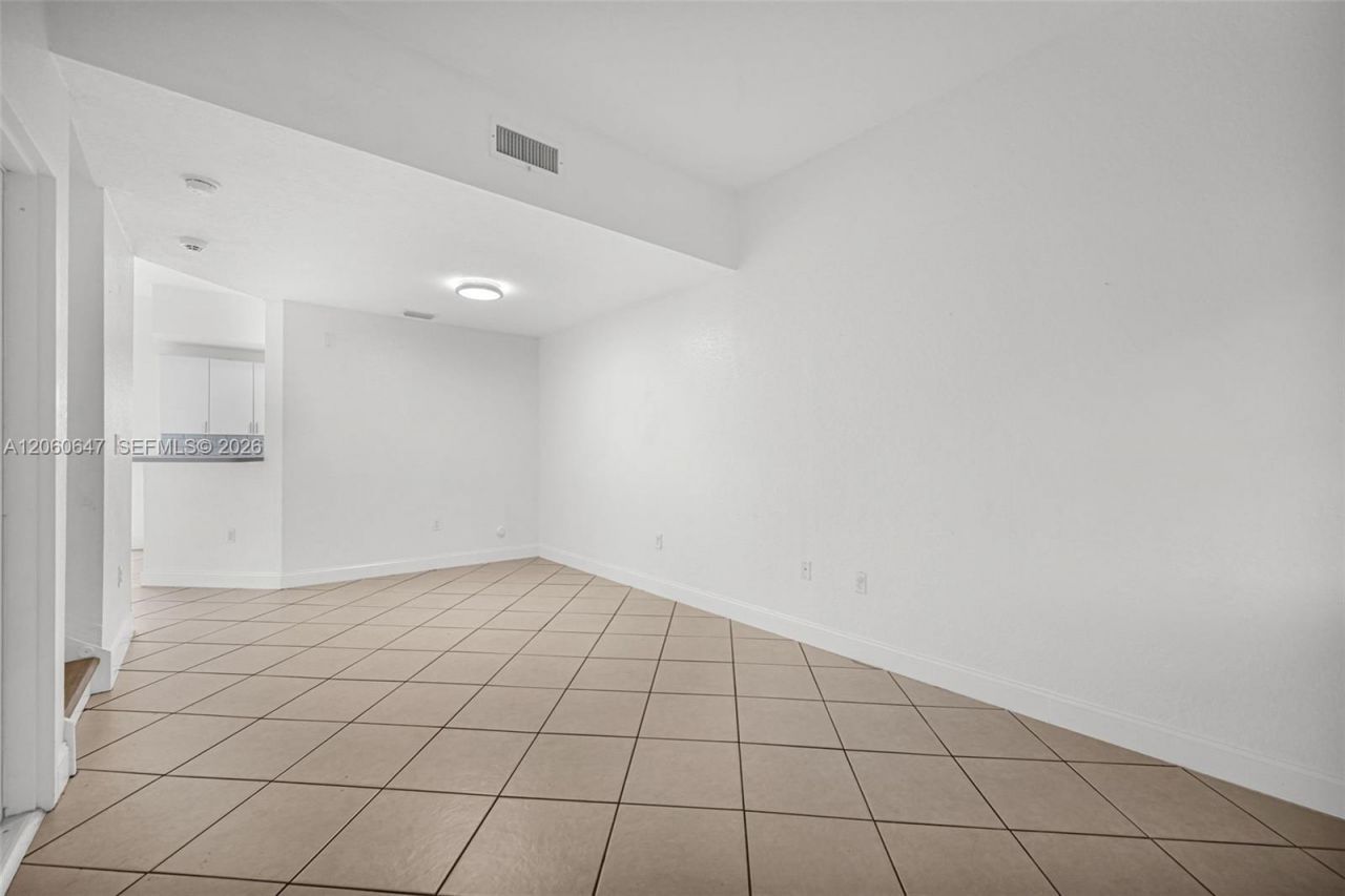 8885 SW 221st Ter, Cutler Bay, FL 33190 Photo