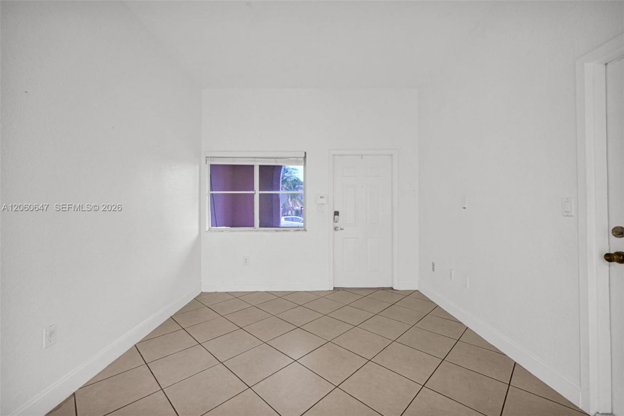 8885 SW 221st Ter, Cutler Bay, FL 33190 Photo