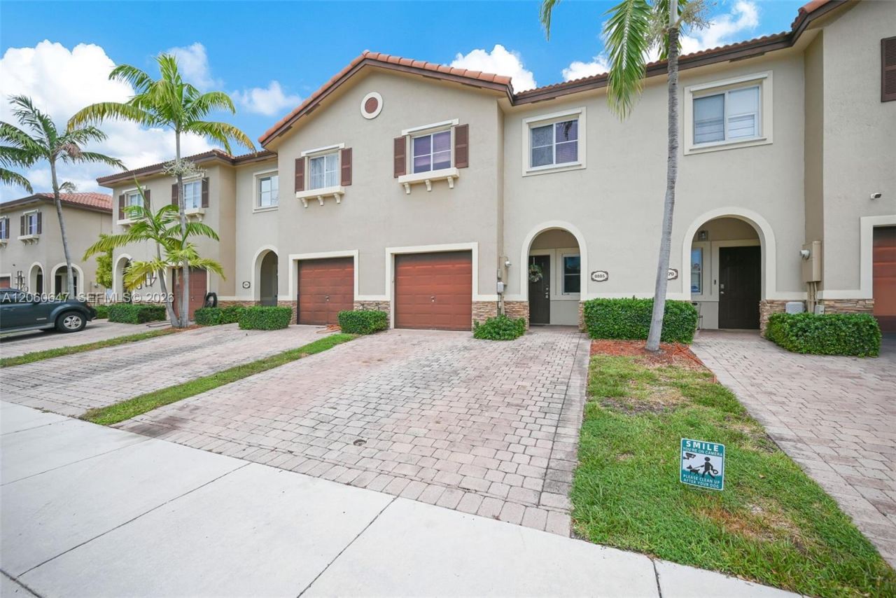 8885 SW 221st Ter, Cutler Bay, FL 33190 Photo