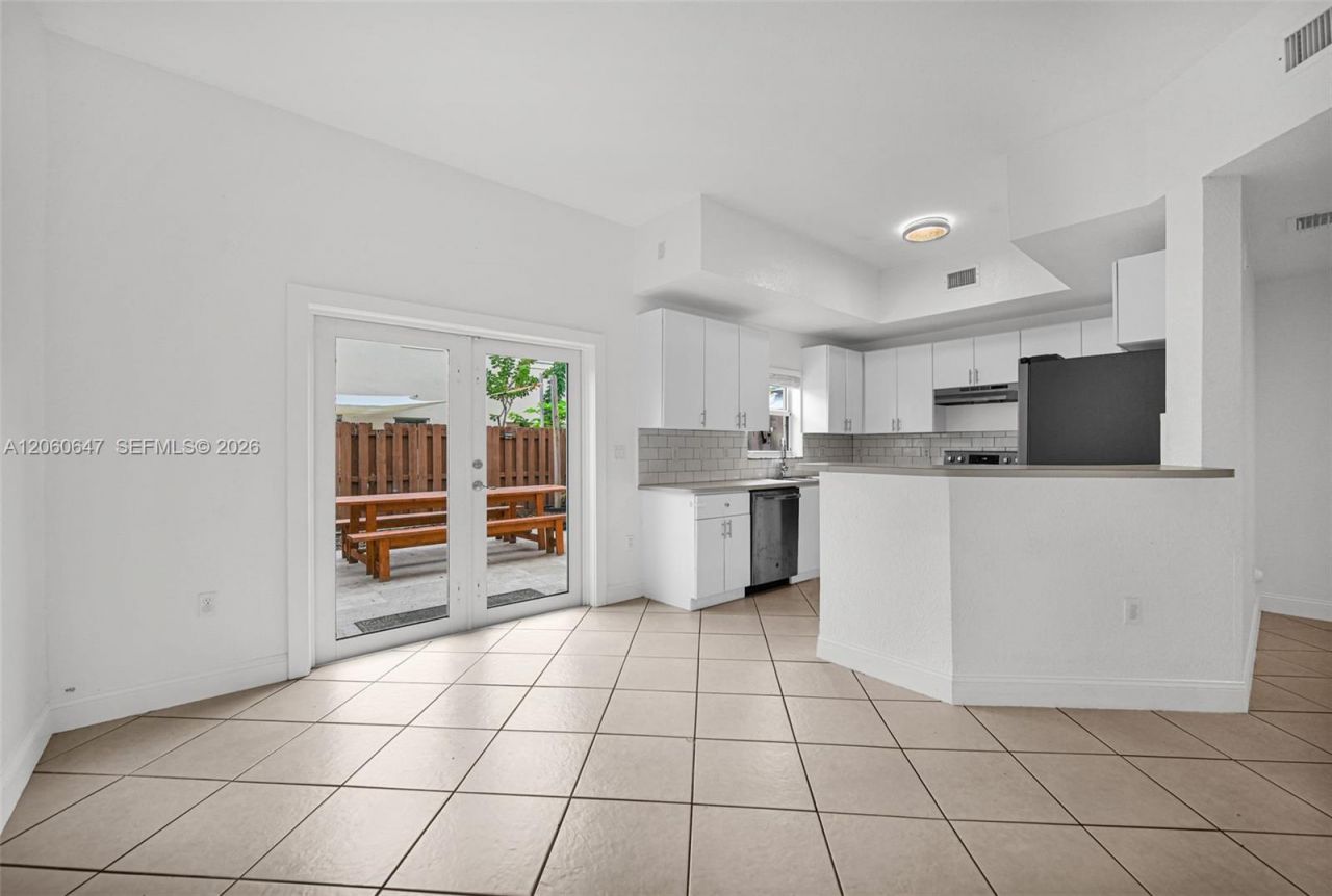 8885 SW 221st Ter, Cutler Bay, FL 33190 Photo