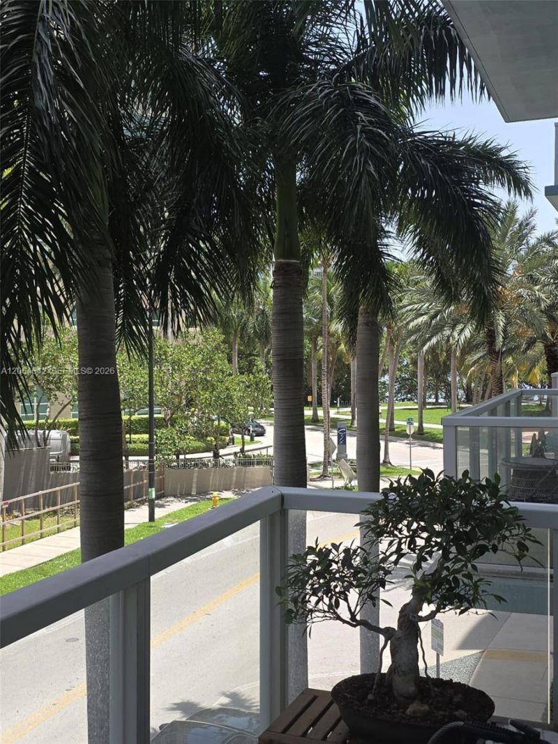 1900 N Bayshore Dr, Unit 512, Miami, FL 33132 Photo