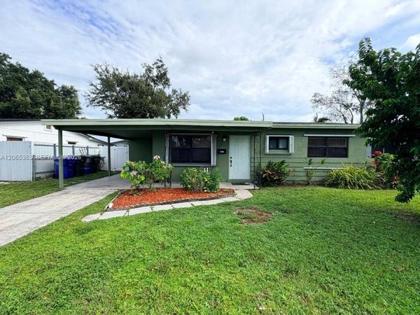 6831 Farragut St , Hollywood, FL 33024