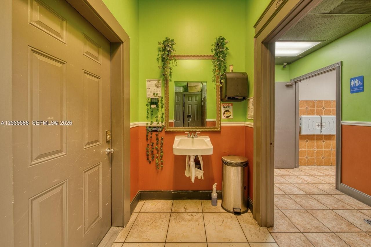 Mexican Restaurant For Sale In Sunny Isles Beach , Sunny Isles Beach, FL 33160 Photo