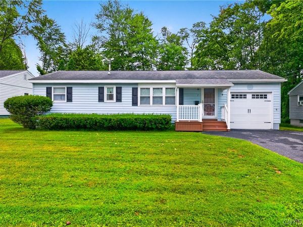 7 Perimeter Road , Whitesboro, NY 13492