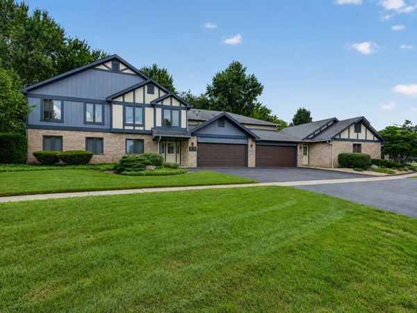 2752 Harbor Drive , Joliet, IL 60431