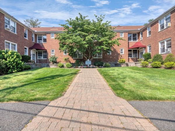 15 Bryant Crescent , Unit 2F, White Plains, NY 10605