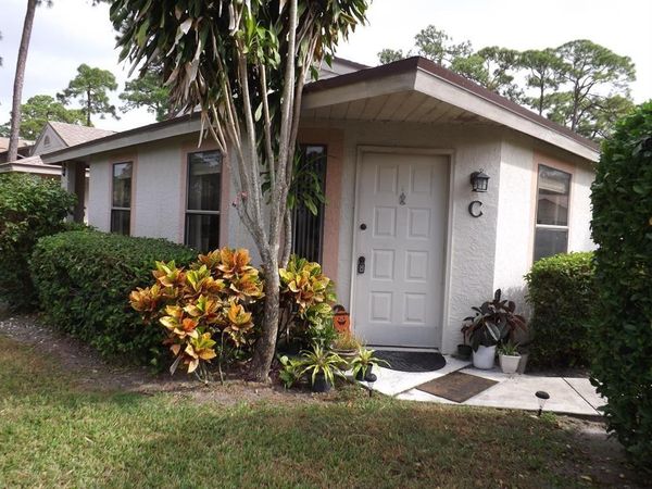2825 Stoneway Lane, Unit 2825, Fort Pierce, FL 34982