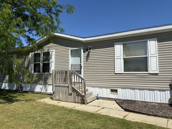 360 E Tuttle Road, Unit 212, Ionia, MI 48846